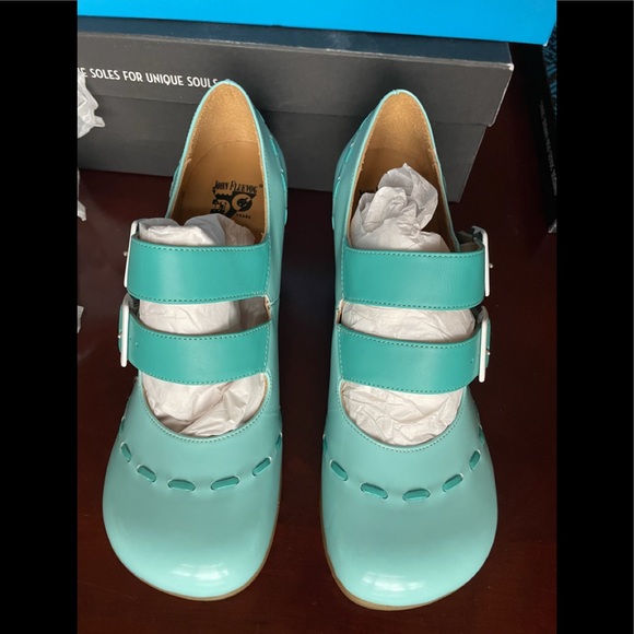 LIMITED EDITION Fluevog OPERETTAS CAVALIERI BNIB - Picture 1 of 9